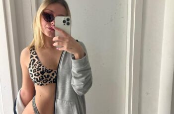 Eve gelen genç escort Şule